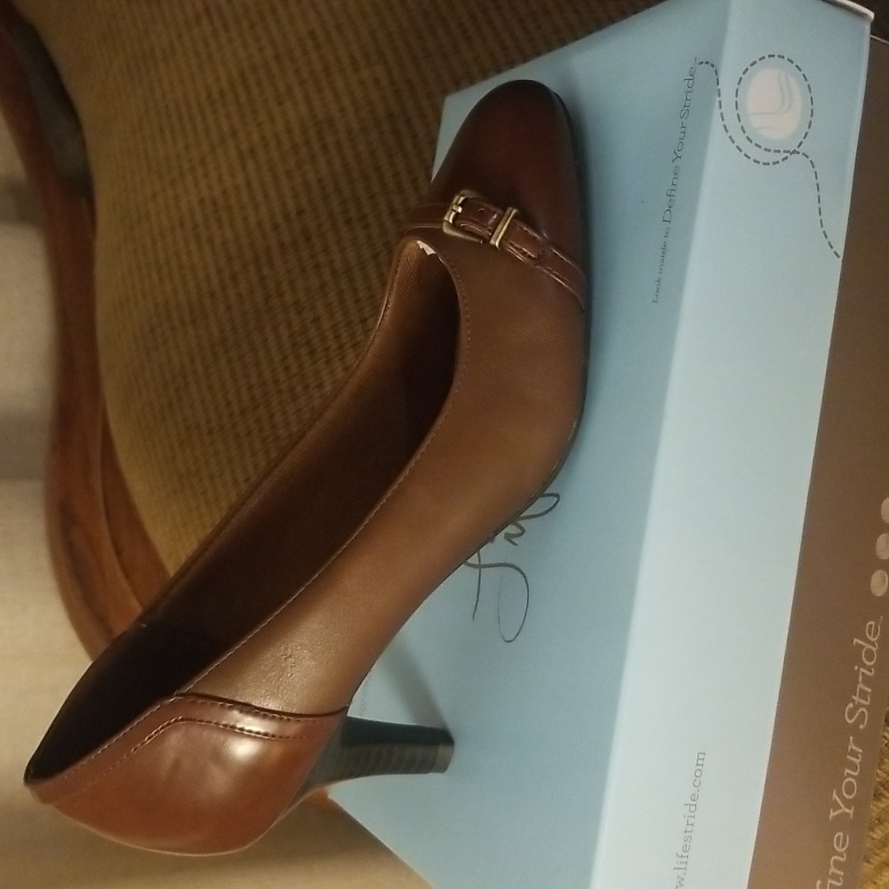 Life Stride Tan Shoes